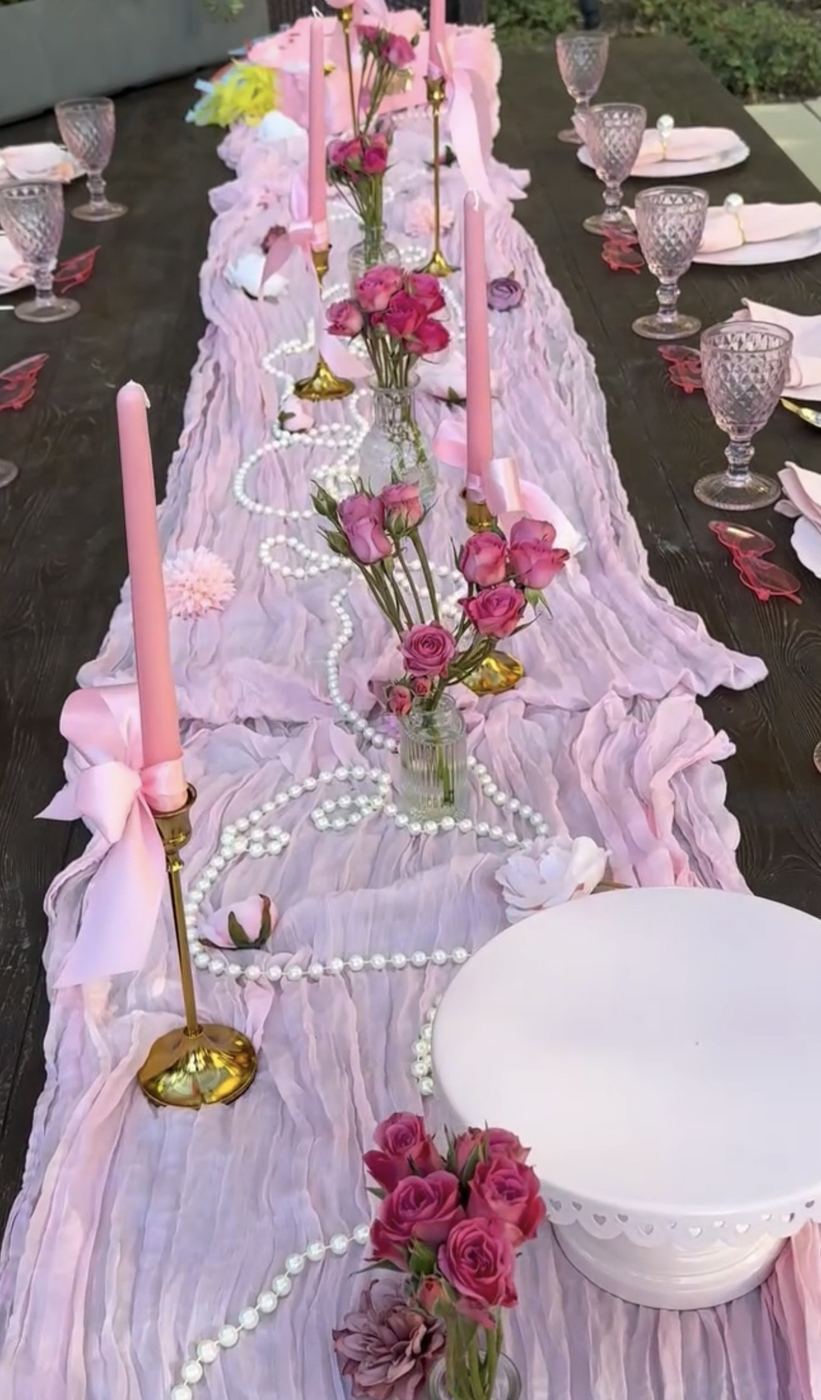 Elegant table styling with roses and pearls